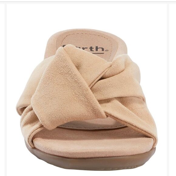 Earth Slip on Ecru Aida Suede Slide waccent😱😭😭 - Picture 4 of 12